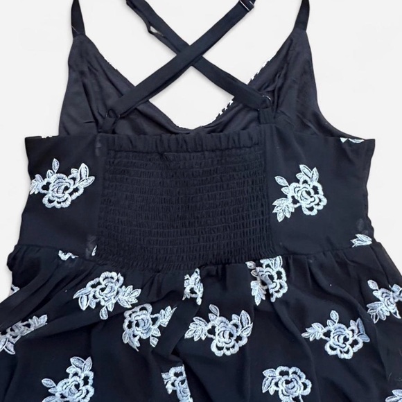 Torrid Black and White Floral Maxi Dress - Picture 5 of 7